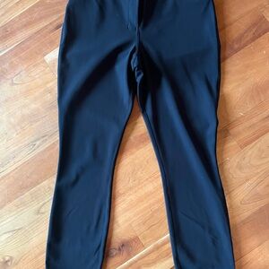 Brand new Lululemon pants size 29. Never worn without tags. Excellent condition